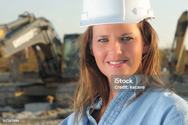 Mulher Trabalhador Da Construção Civil - Fotografias de stock e mais imagens de 30-34 Anos - 30-34 Anos, 30-39 Anos, 35-39 Anos