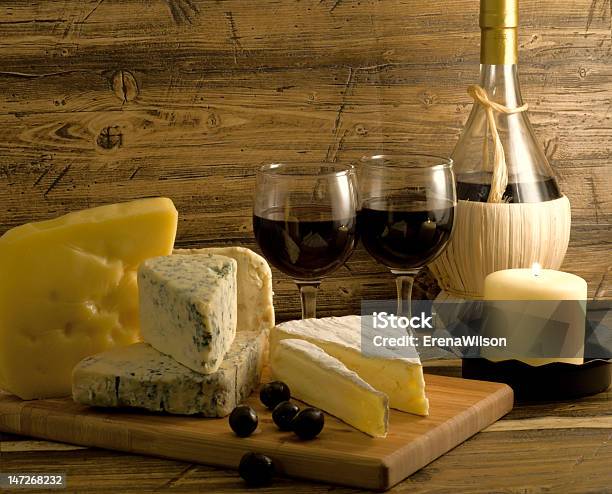 Красное Вино И Сыр — стоковые фотографии и другие картинки Алкоголь - напиток - Алкоголь - напиток, Без людей, Белый
