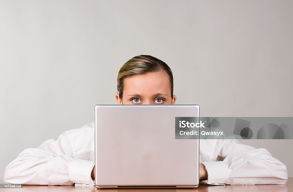 Geschäftsfrau mit laptop - Lizenzfrei Arbeiten Stock-Foto