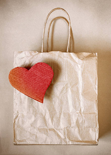 istock Heart Paper Bag 147269951