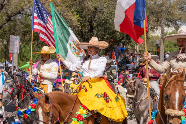 꽃의 전투 퍼레이드 - mexican american 뉴스 사진 이미지