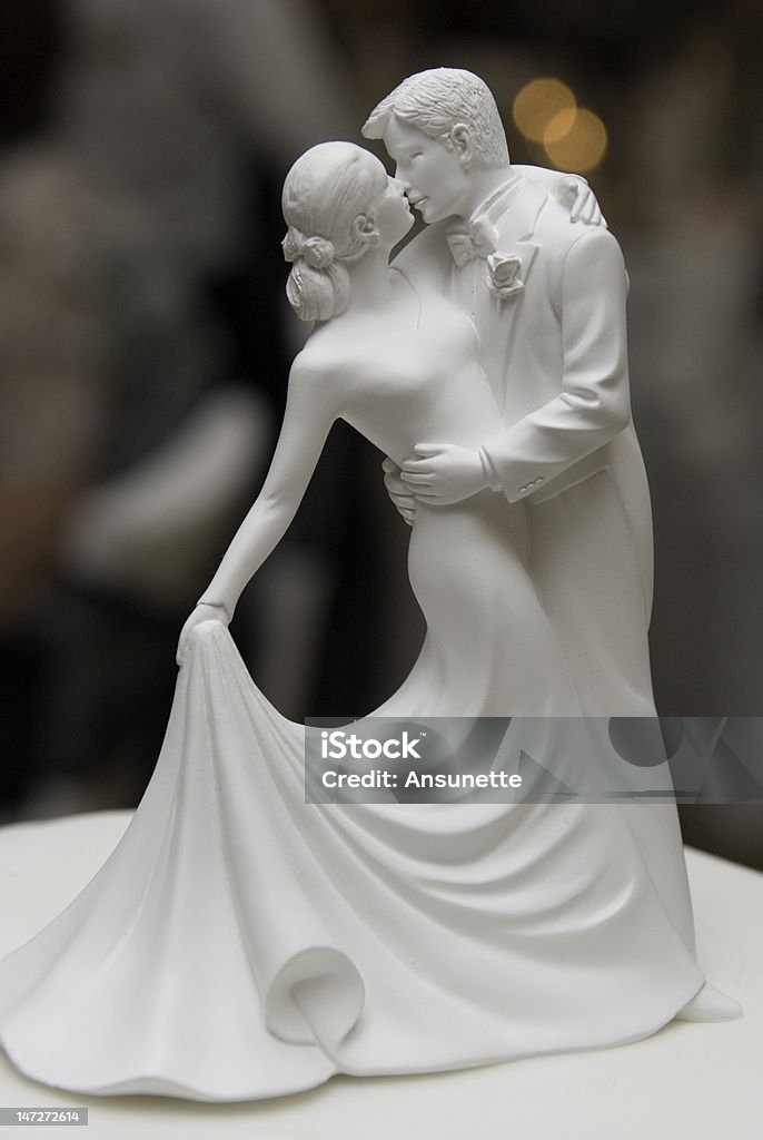 Figuras em um Bolo de Casamento - Royalty-free Abraçar Foto de stock