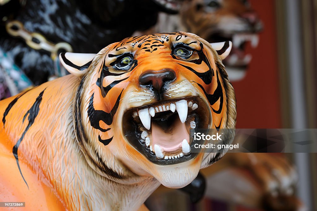 Karuzela Tiger - Zbiór zdjęć royalty-free (Atrakcja w wesołym miasteczku)