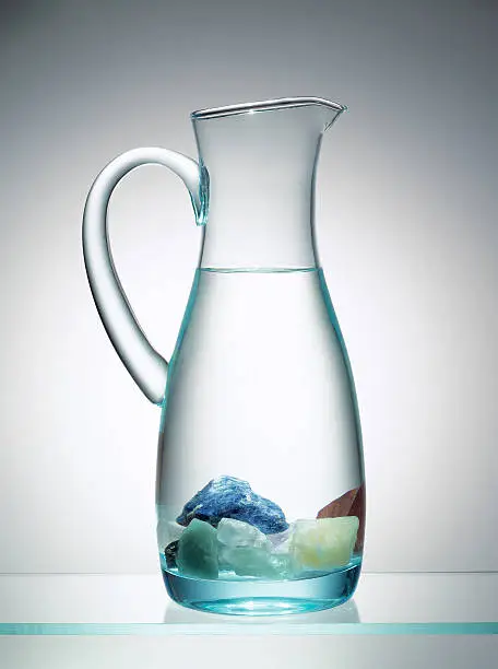 Water jug with soothing stones