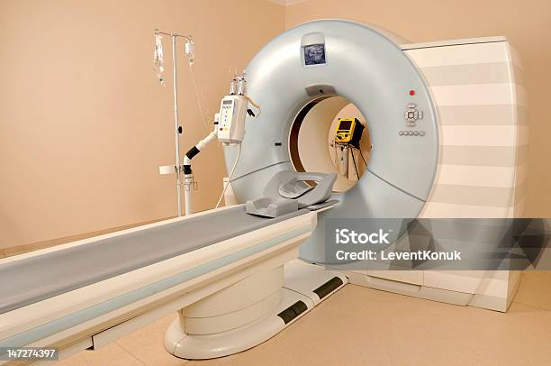 Máquina De Ressonância Magnética Nuclear Rmn - Fotografias de stock e mais imagens de Ciência - Ciência, Claustrofobia, Clínica médica
