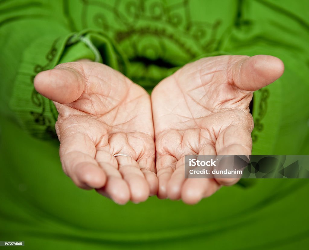 늙음 손을 여자 노인 - 로열티 프리 개념 스톡 사진