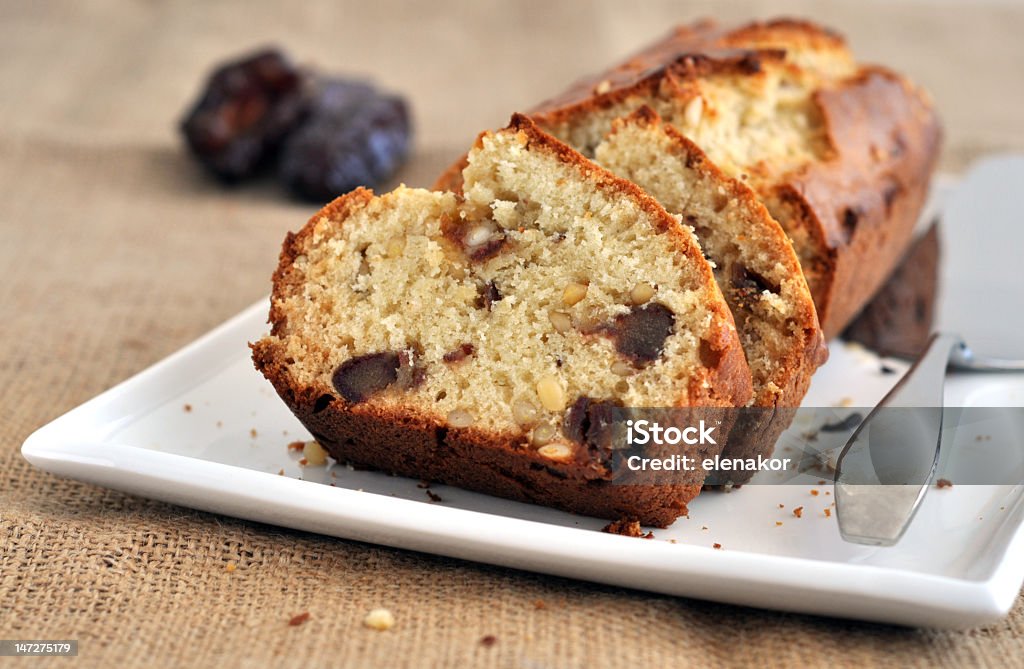 Pignon de pin et gâteau de pain de Date - Photo de Datte libre de droits