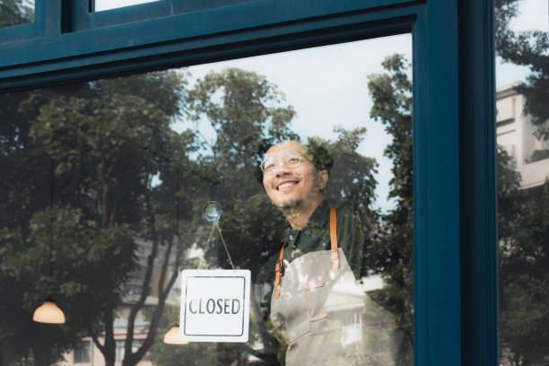 istock coffee shop daily 1472752688