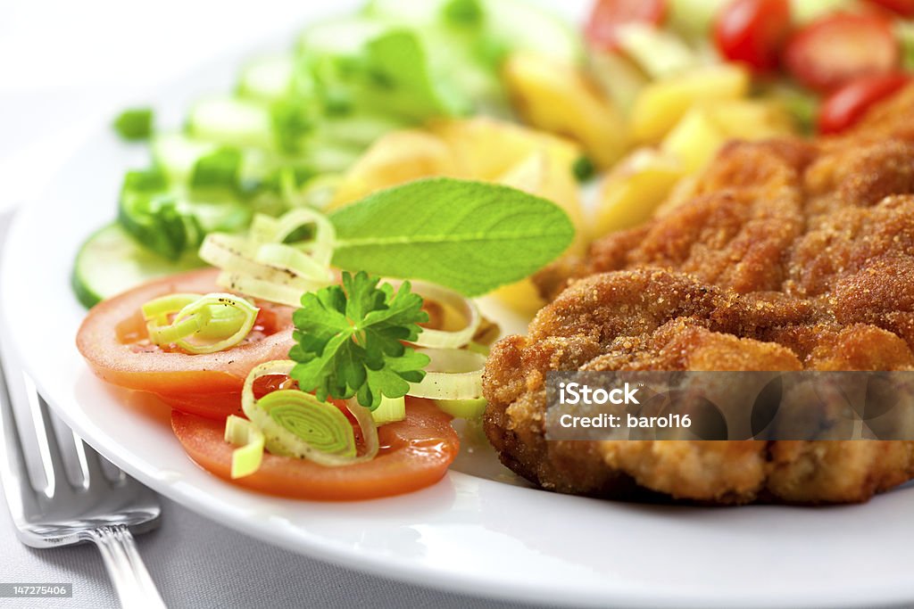 Schnitzel mit Gemüse - Lizenzfrei Cutlet Stock-Foto