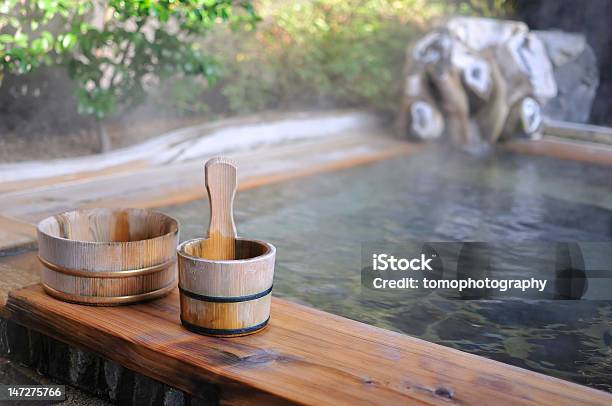 Japonês Abra O Ar Quente Spa - Fotografias de stock e mais imagens de Fonte termal - Fonte termal, Japão, Ryokan