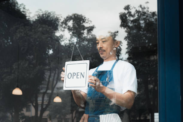istock coffee shop daily 1472765405