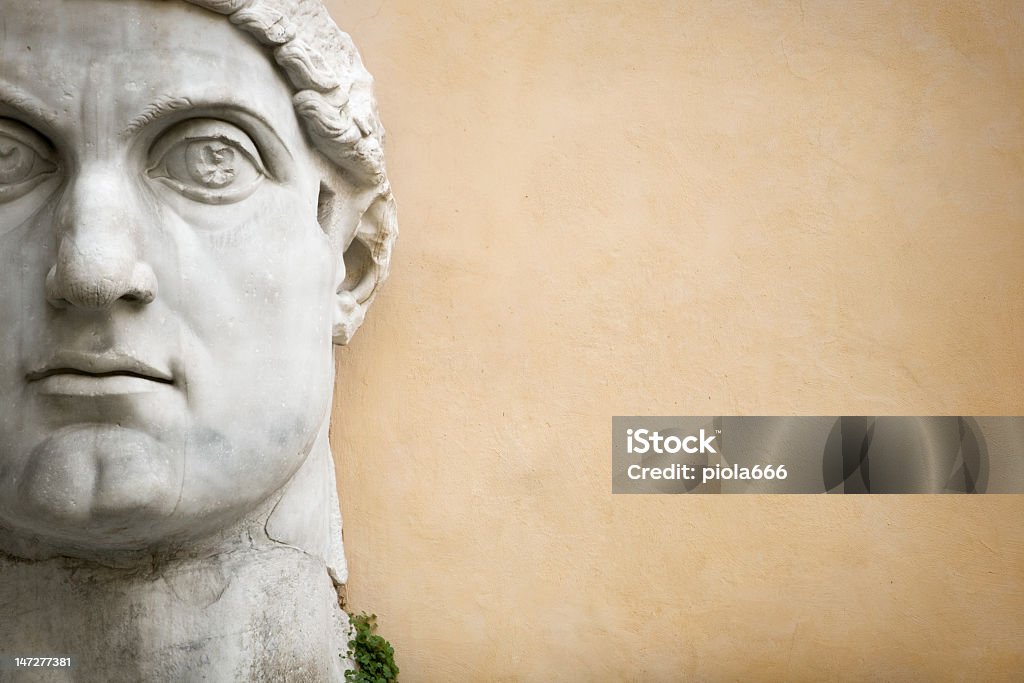 Ante el emperador constantino - Foto de stock de Emperador libre de derechos