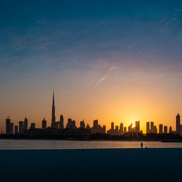 istock Sunset in the City 1472785217