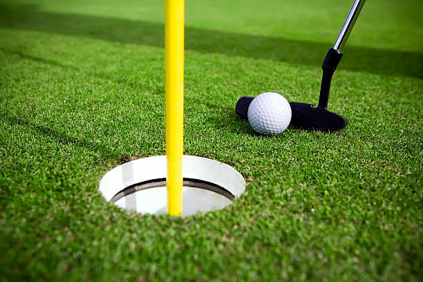 tens! - putting green imagens e fotografias de stock