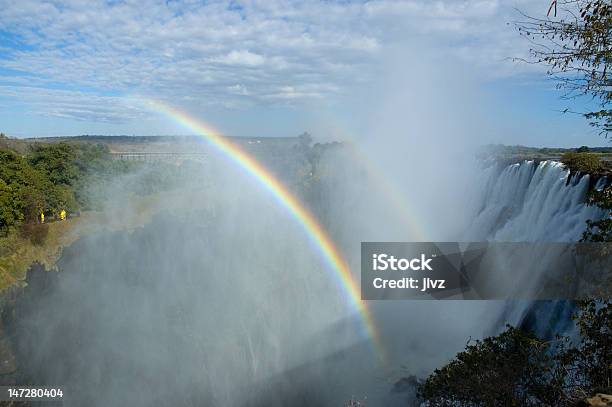 Cataratas De Victoria - Fotografias de stock e mais imagens de Arco-Íris - Arco-Íris, Cair, Zâmbia