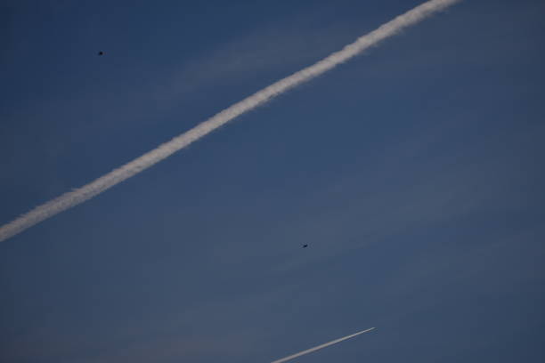 istock Contrails/Vapor trails 1472813228