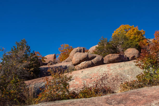 istock Elephant Rocks SP - Rolling Layers of Granite on the Hillside 1472813796
