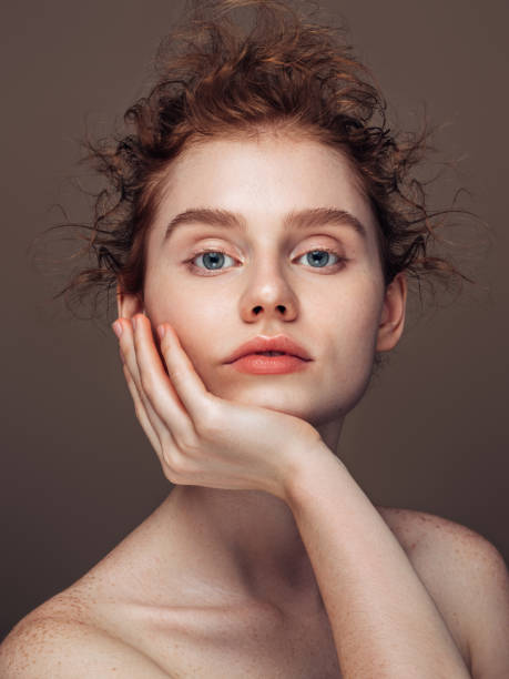 istock Beautiful natural woman 1472815265