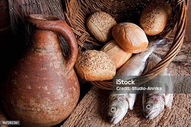 Holy Moltiplicazione - Fotografie stock e altre immagini di Pane in cassetta - Pane in cassetta, Pesce, Periodo medievale