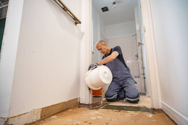 istock Senior Caucasian man doing construction renovation indoors 1472824168