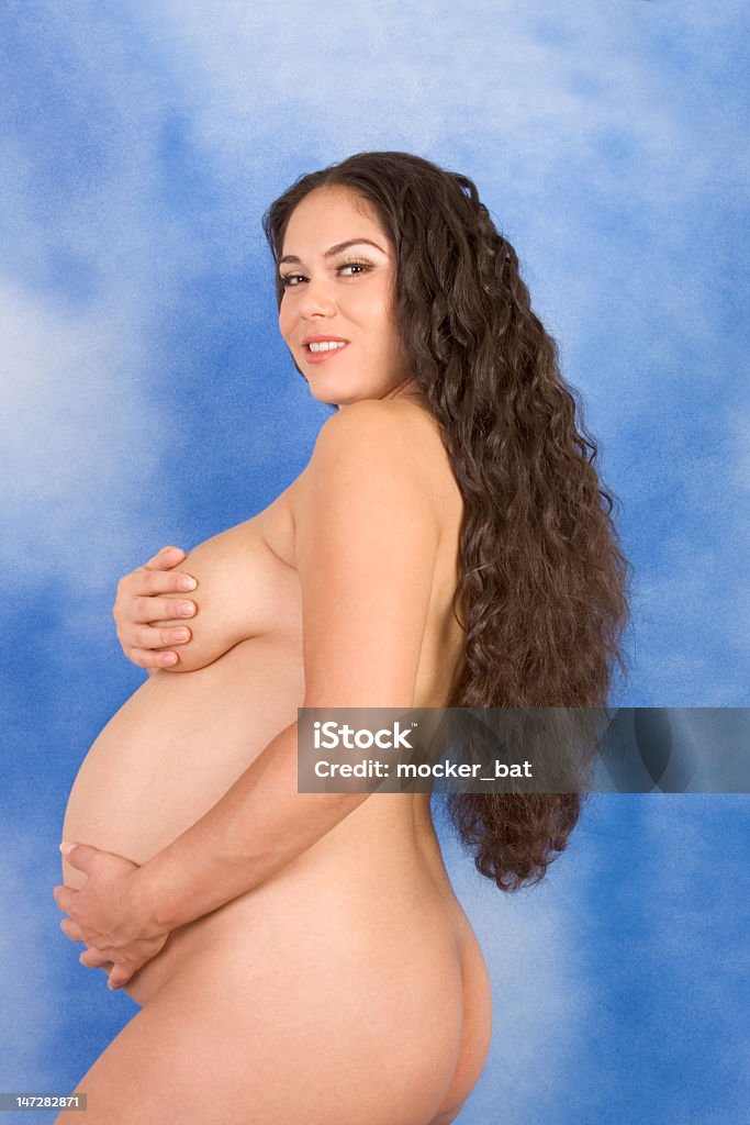 Dritte Schwangerschaftsdrittel nackte Schwangere Hispanic Frau - Lizenzfrei 30-34 Jahre Stock-Foto