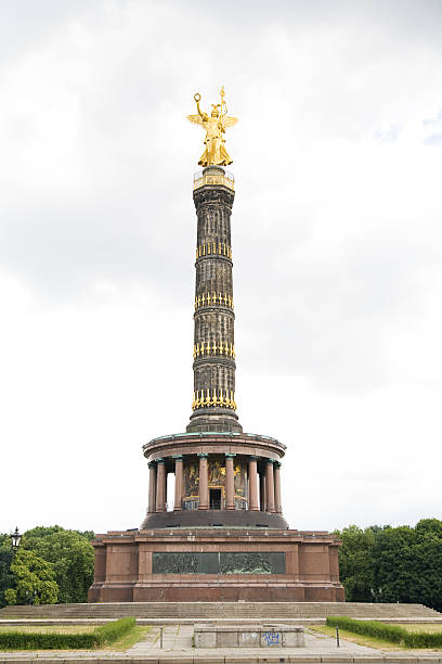 istock Siegessäule - statue of victory 147283482