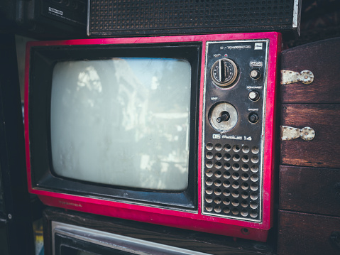 Image of an old television set on display at a store
