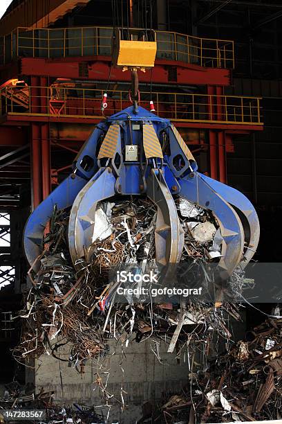 Foto de Ferrovelho e mais fotos de stock de Ferro-velho - Ferro-velho, Reciclagem, Aço