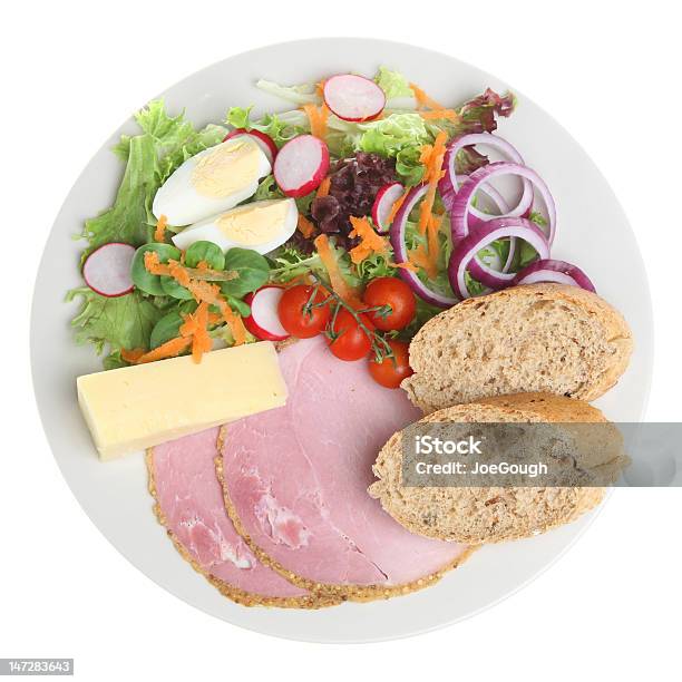 Foto de Ploughmans Almoço Com Queijo Cheddar e mais fotos de stock de Branco - Branco, Figura para recortar, Ploughmans