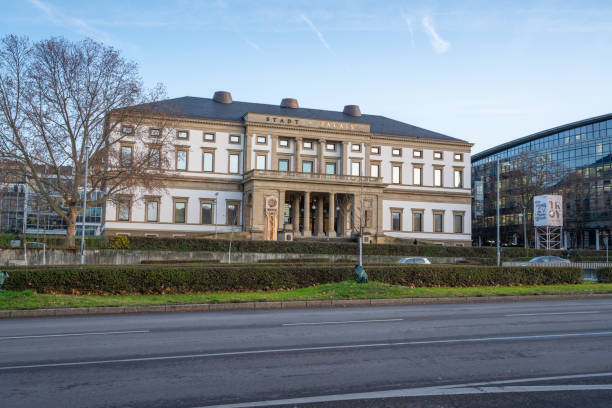 stadtmuseum stuttgart (muzeum miejskie w stuttgarcie) w stadt palais building - stuttgart, niemcy - in der stadt zdjęcia i obrazy z banku zdjęć