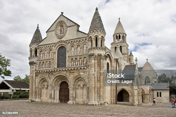 Photo libre de droit de Notredame De La Grande Poitiers banque d'images et plus d'images libres de droit de Poitiers - Poitiers, France, Antique