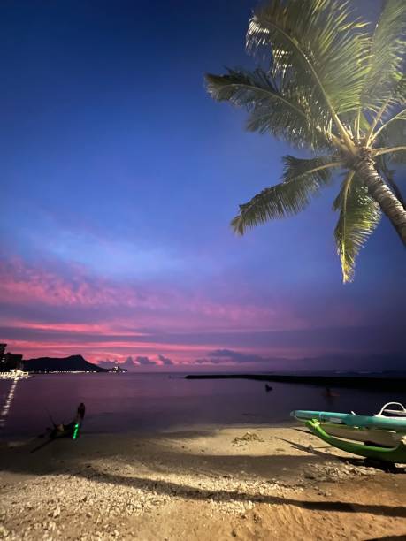 istock Sunrise at the beach 1472860803