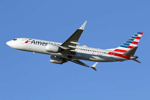 American Airlines Boeing 737-8MAX taking off from the Miami International Airport (MIA), 10-Jan-2023