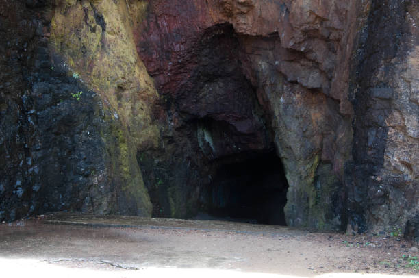 istock Entrance to a cave 1472885830