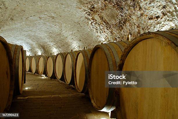 Photo libre de droit de Cave À Vin banque d'images et plus d'images libres de droit de Alcool - Alcool, Boisson, Bouteille