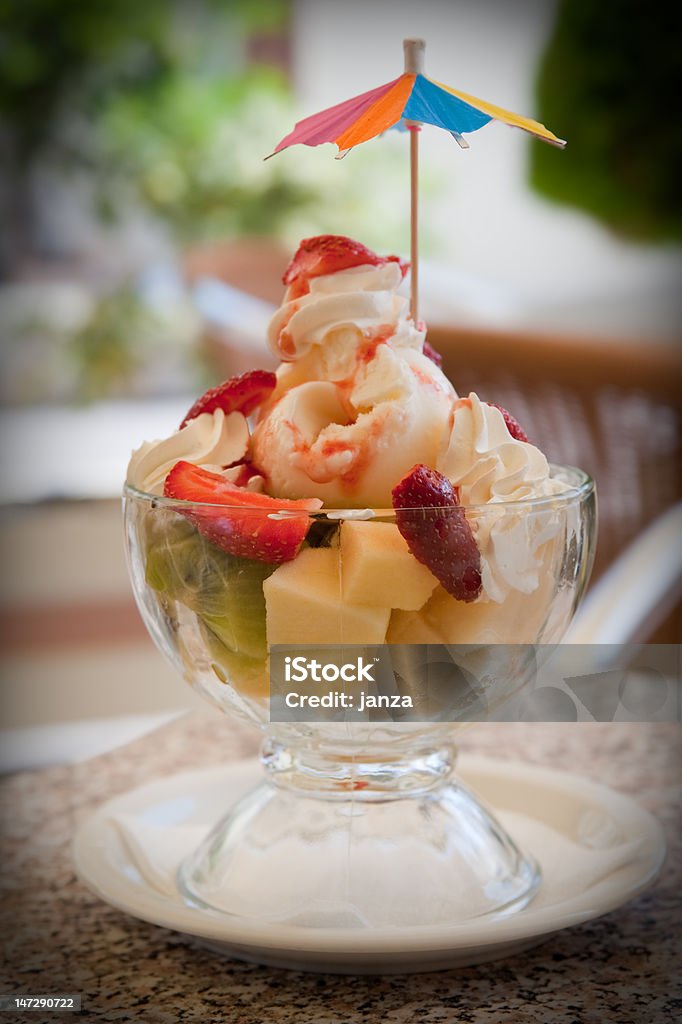 Insalata di frutta gelato - Foto stock royalty-free di Banana - Frutto tropicale