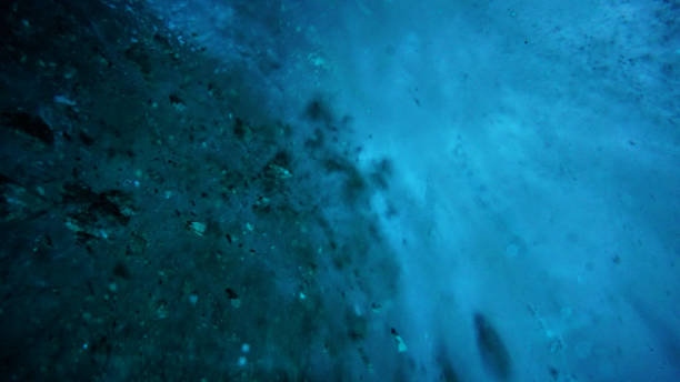 istock Turquoise pure color of ice inside the ice cave. 1472908364