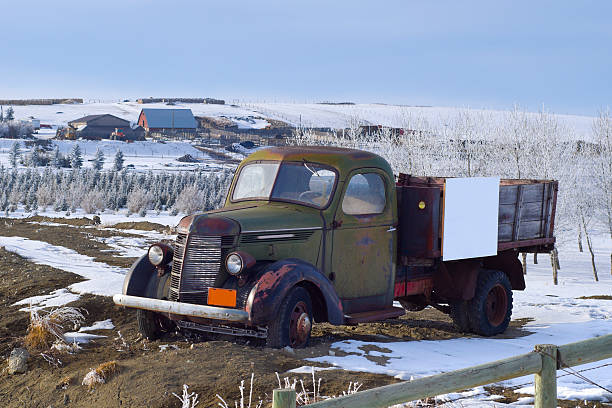 istock Abandoned old Truck with empty sign 147291428
