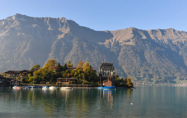 splendido scenario del lago di brienz, svizzera - brienz bernese oberland village lake foto e immagini stock