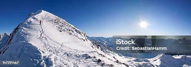 Foto de Alpinista De Montanha e mais fotos de stock de Adulto - Adulto, Adulto de idade mediana, Alpes europeus
