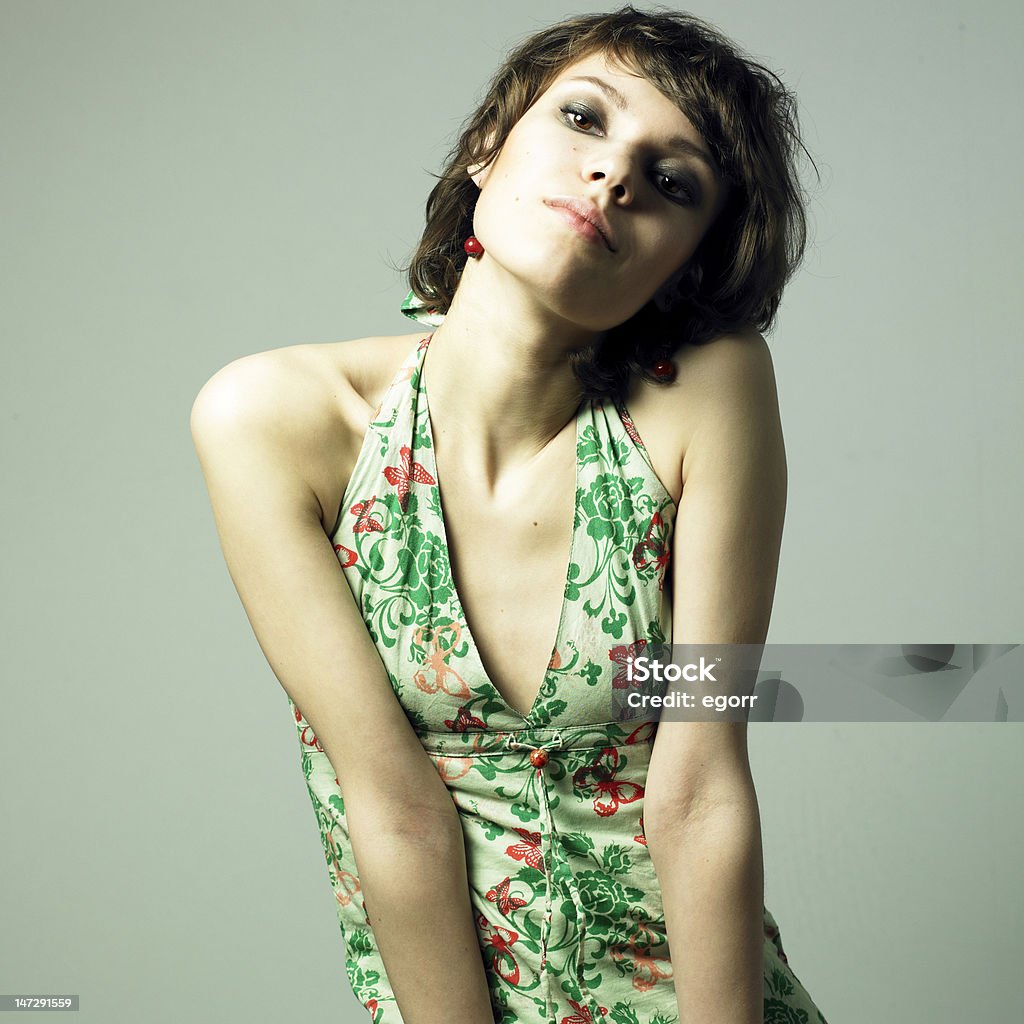 아름다운 젊은 여성 드레스 - 로열티 프리 여자 스톡 사진