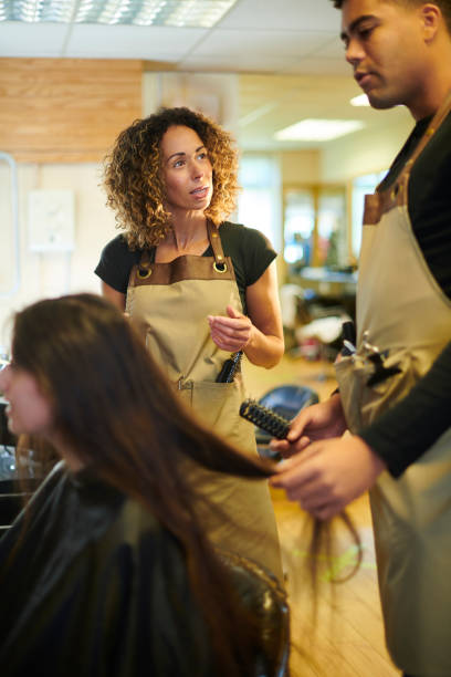 istock hairdressing college 1472921120