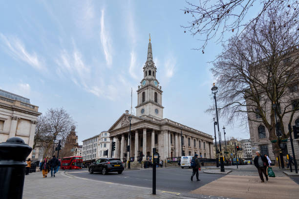 st martin-in-the-fields situé à l’angle nord-est de trafalgar square - northeast kingdom photos et images de collection