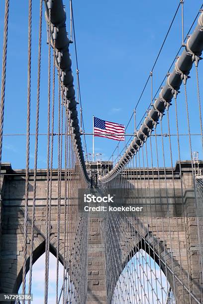 Puente De Brooklyn Nueva York Nueva York Foto de stock y más banco de imágenes de Aire libre - Aire libre, Bandera, Bandera estadounidense