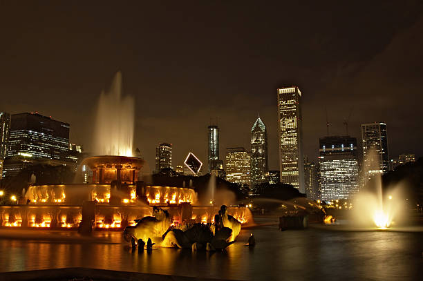 istock Buckingham Fountain at night 147295646