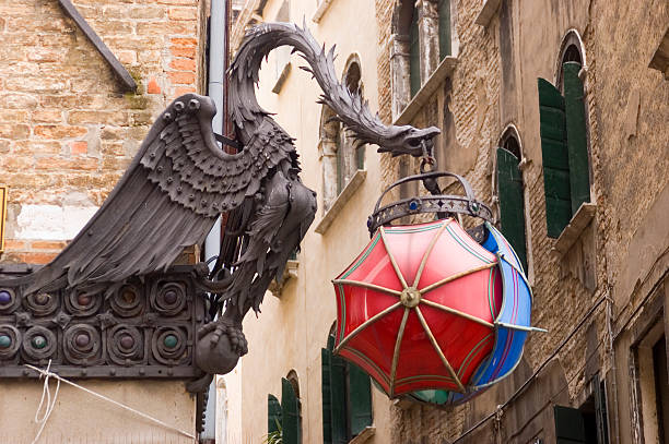 istock Dragon Building decoration in Venice 147298294