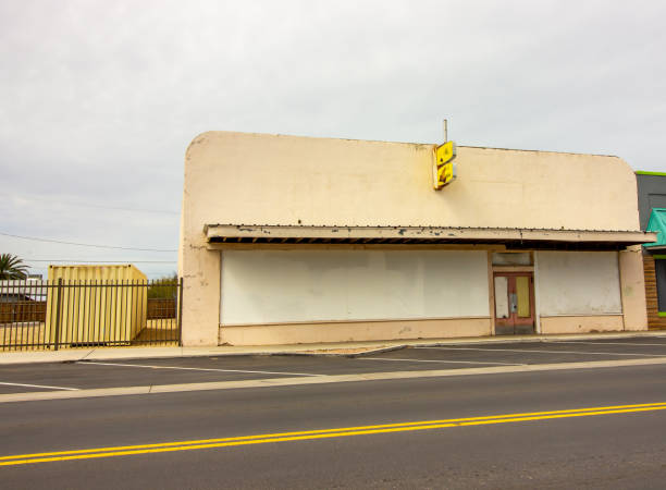 istock Abandoned Store Front Building In Disrepair 1472987378