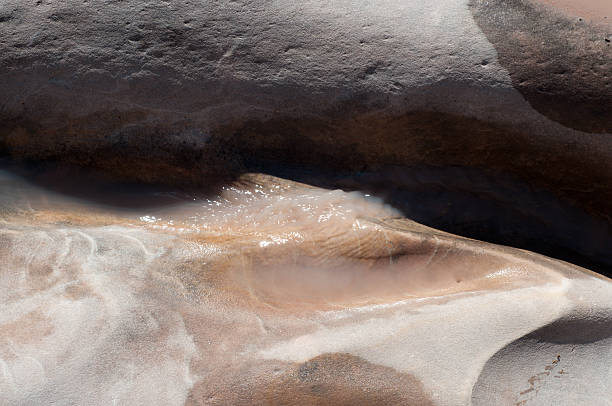 пустыня stream - mcdonald creek стоковые фото и изображения