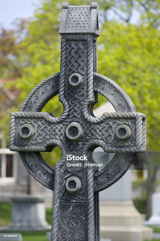 Celtic Cross Head Stone A Celtic Cross in the Rosehill Cemetery in Chicago. Celtic Cross Stock Photo