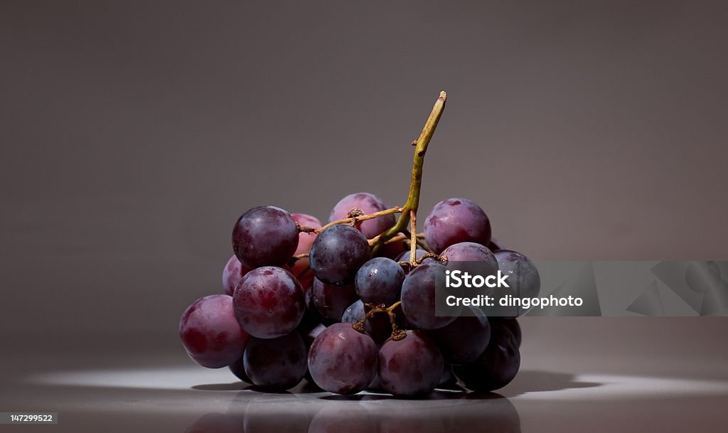 Racimo de uvas - Foto de stock de Alimento libre de derechos